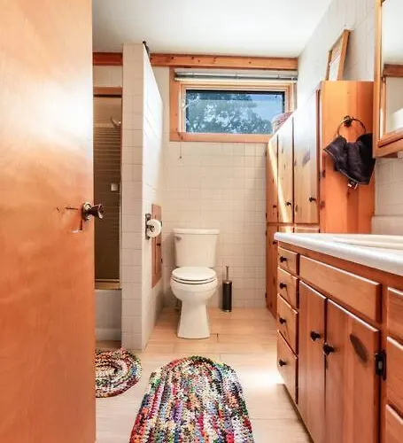 Quaint Riverfront Barn Chalet Kankakee